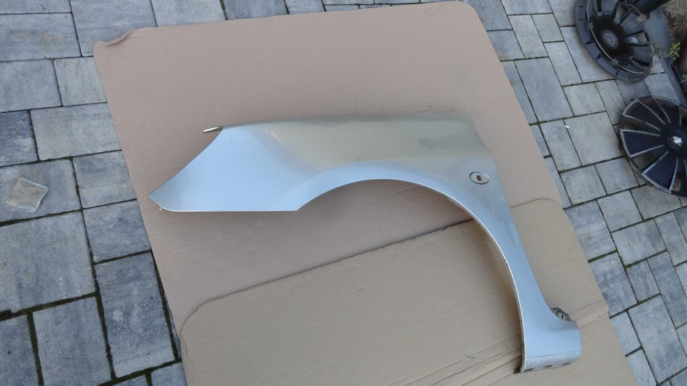 Błotnik Peugeot 307 Lewy Srebrny Oryginalny kolor ETSC