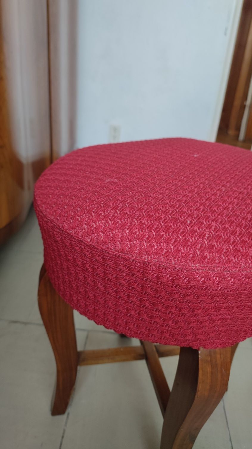 Szafa z lat 50tych stół i pufki
