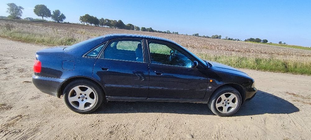 Audi A4 B5 1.8 125KM LPG Nowy akumulator, 2 komplety kol