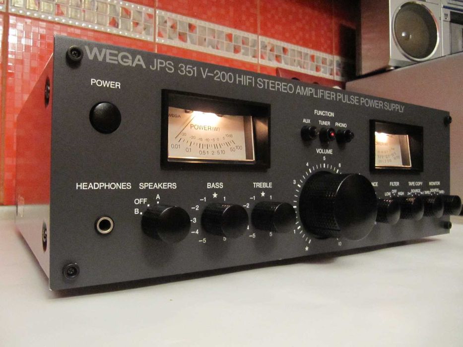 ДОБРОТНИЙ Підсилювач від SONY - Wega JPS 351V-130 HI-FI *Gold Vintage