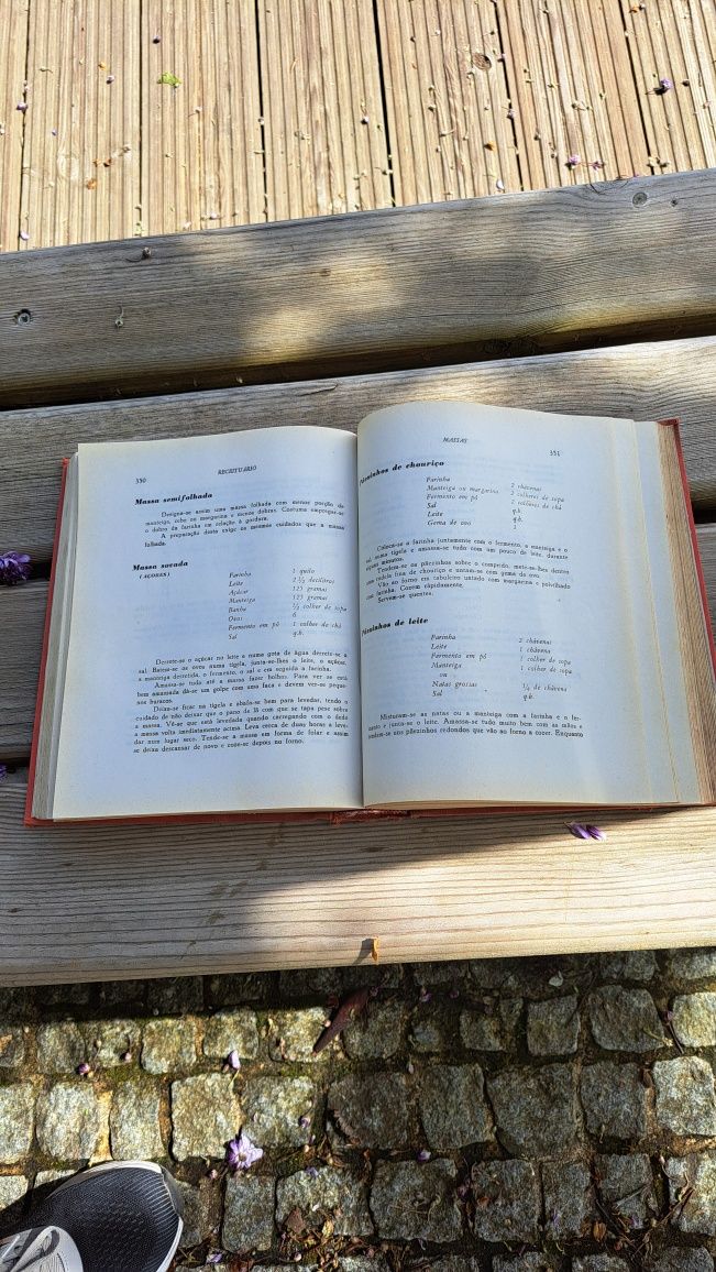 Livro antigo de culinária