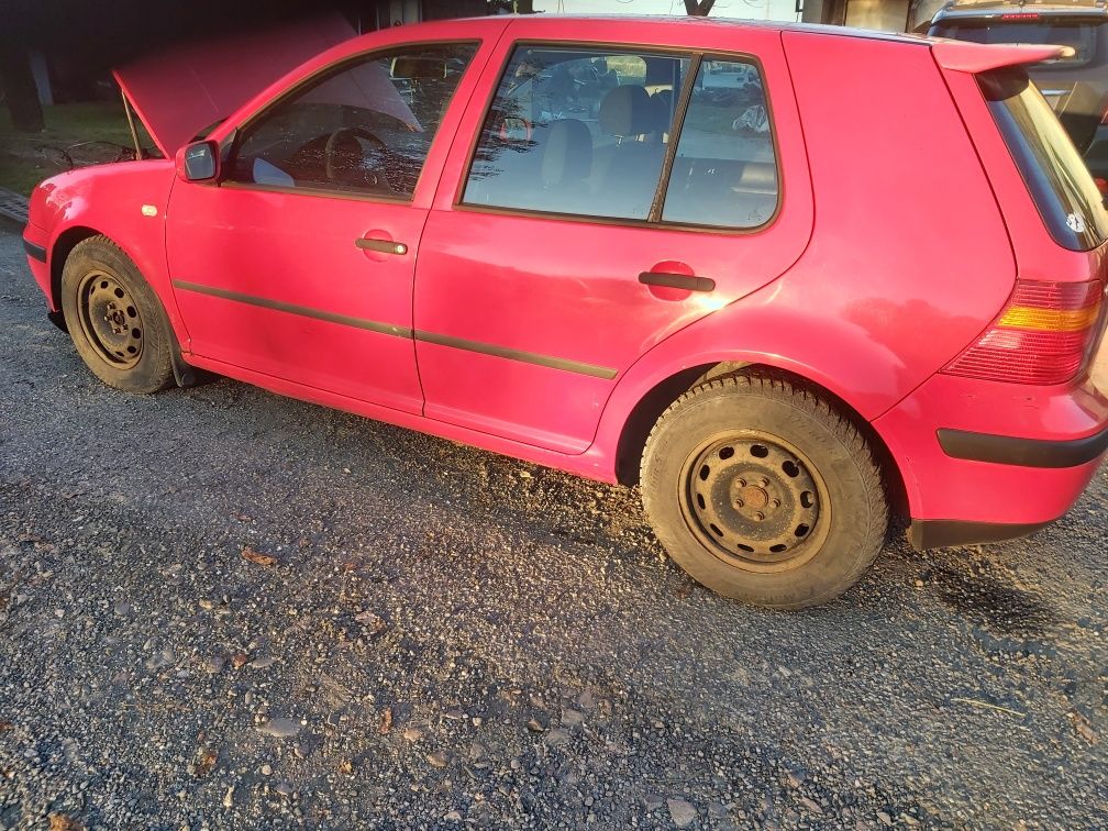 Drzwi lusterko zamek boczki golf 4