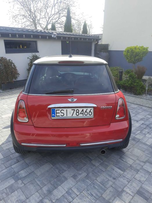 mini cooper 1.6 116km Chili Red
