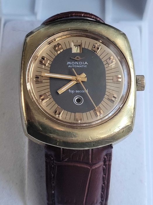 Pozłacany zegarek Mondia z tzw. bijącym sercem + gratis zegarek LCD.