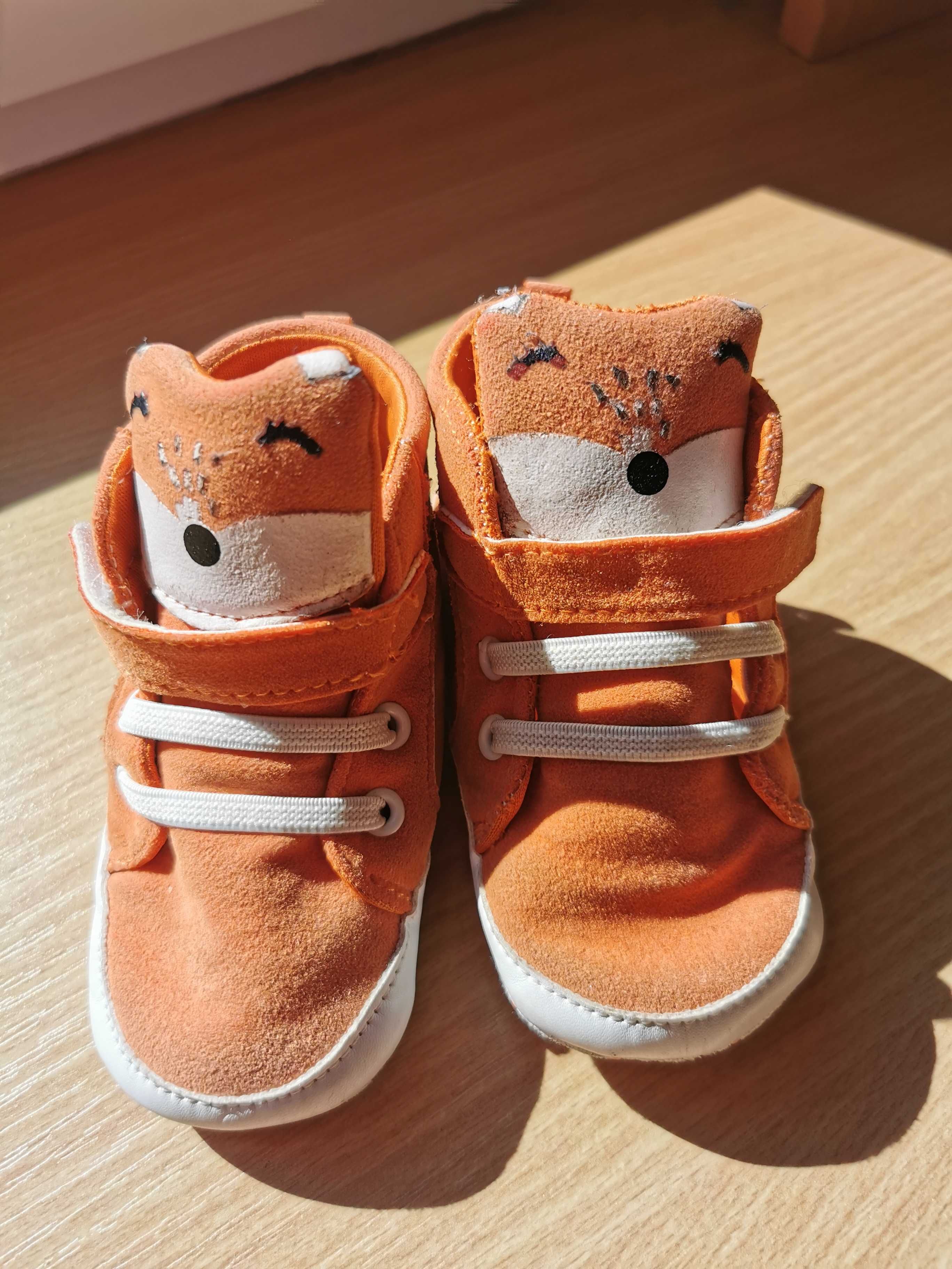 Buty dla niemowląt liski, lekkie, miękkie 13 cm rozmiar 21