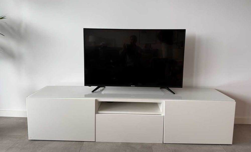 Móvel para TV e Arrumação