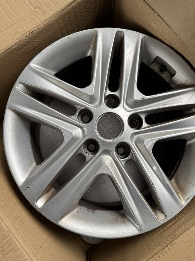 Felga aluminiowa w kartonie  Kia ceed 16’