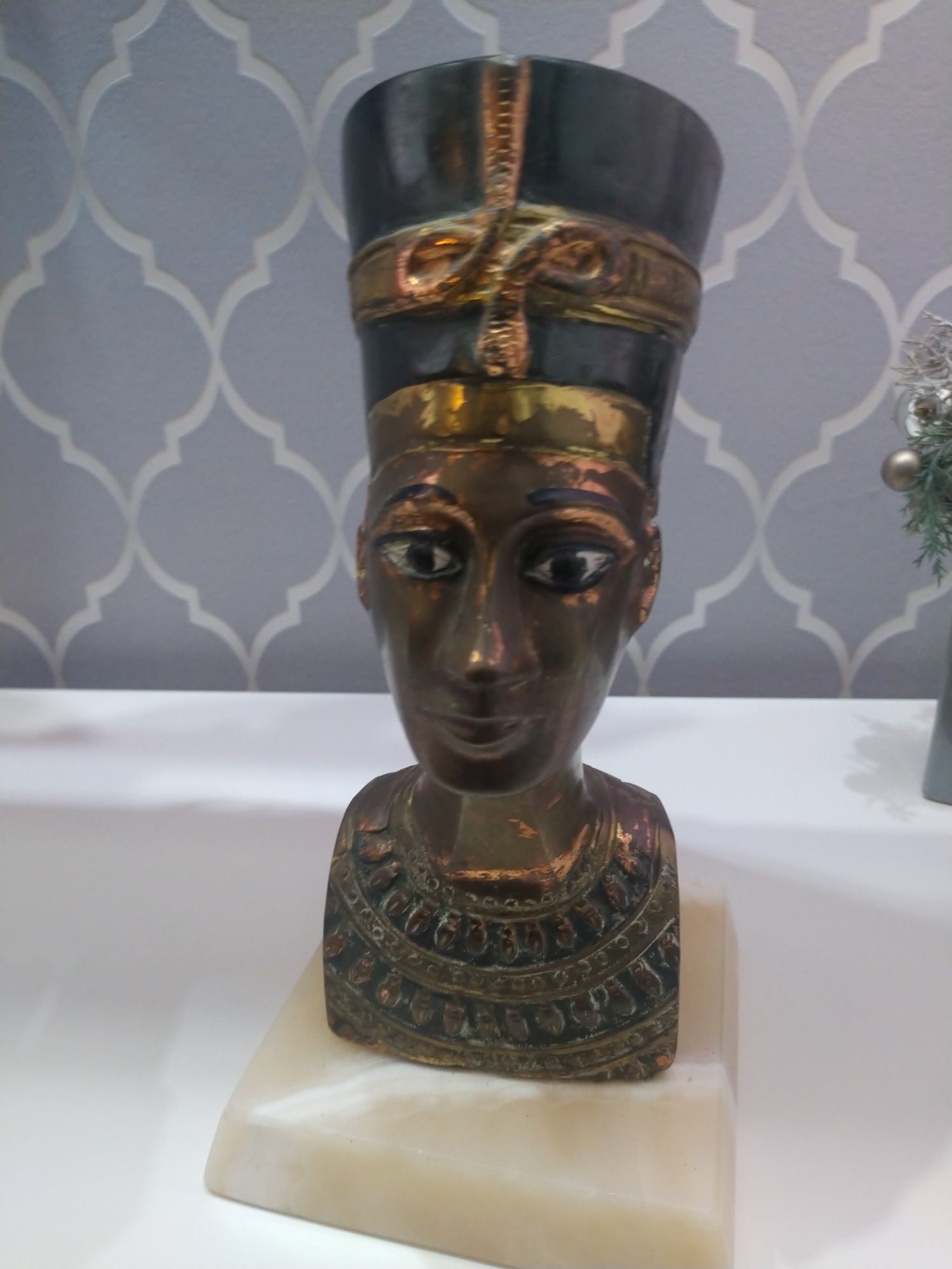 Egipska królowa nefertiti figurka