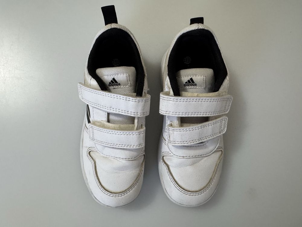 Кросівки adidas (26,5 розмір)