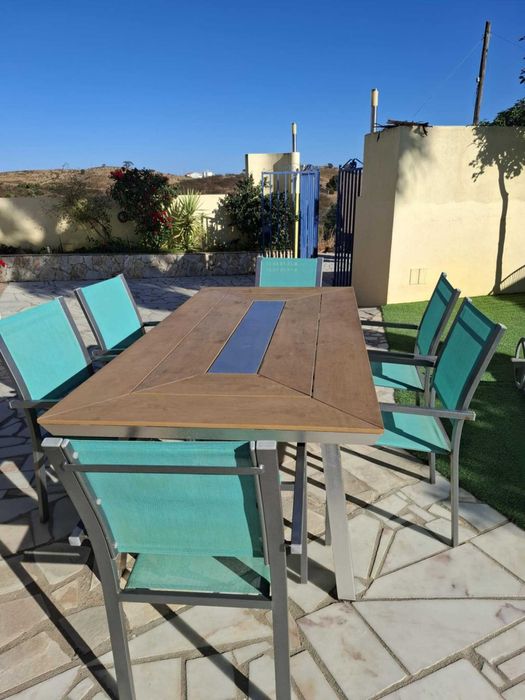 Mesa e cadeiras de exterior
