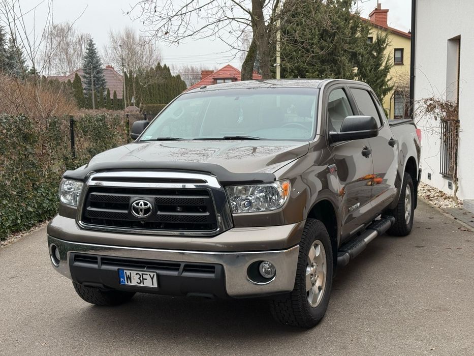 Pickup 4x4 Toyota Tundra 5.7 TRD off-road !! jak Land Cruiser Ram F150