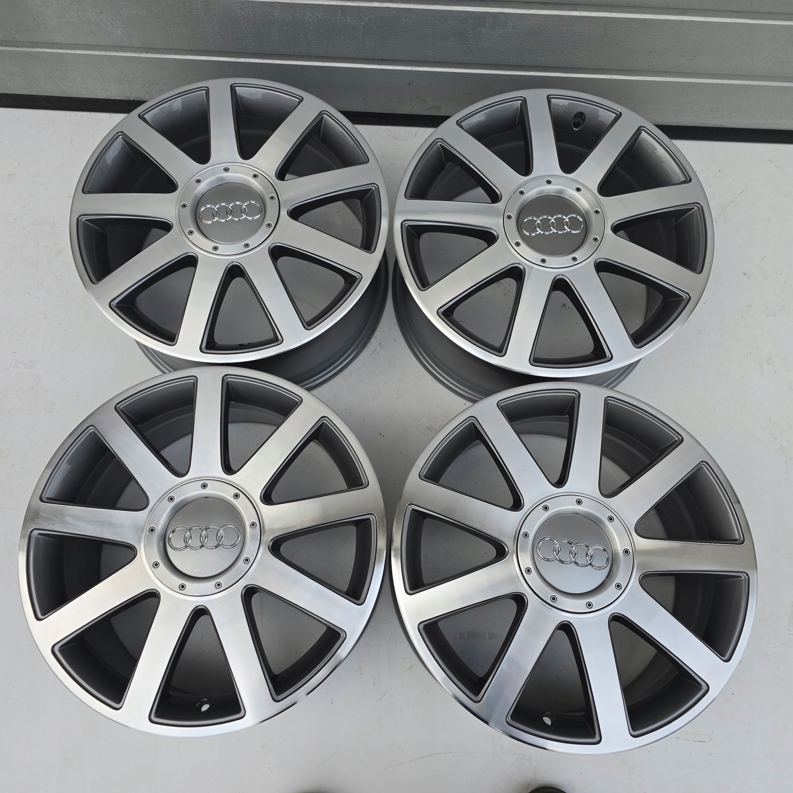 Audi A4 B6 B7 A6 C5 C6 A3 Q3 5x112 17'' ET43 4X