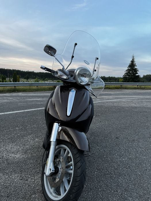 Максіскутер Piaggio beverly 500
