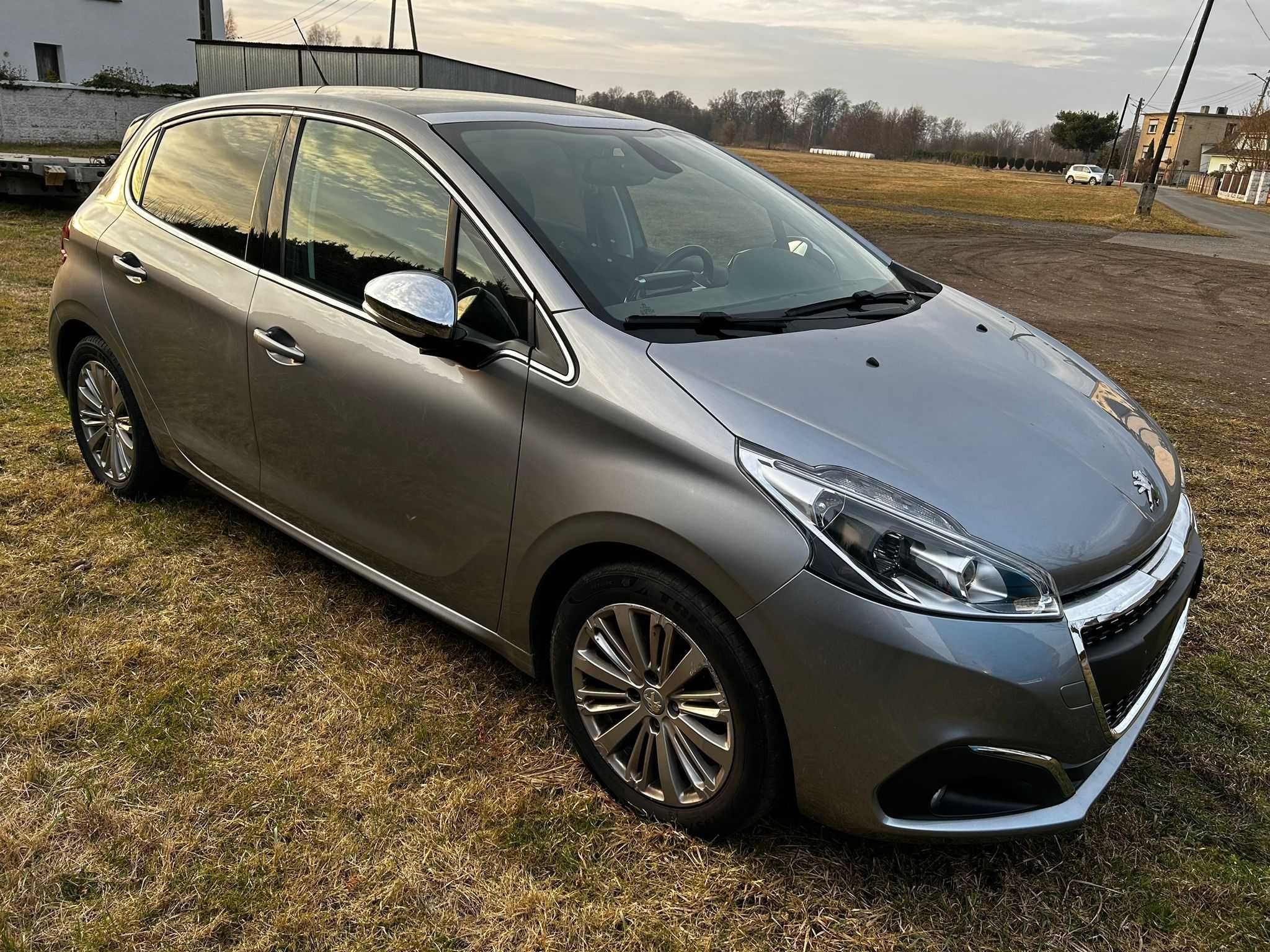 Peugeot 208 Puretech 82 5D 2019