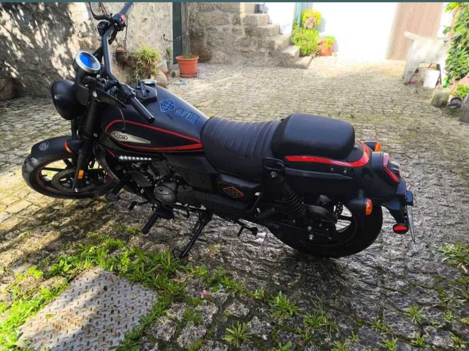 Renegade Vegas 125 – Ano 2022 – Só 2107 km – Impecável!
