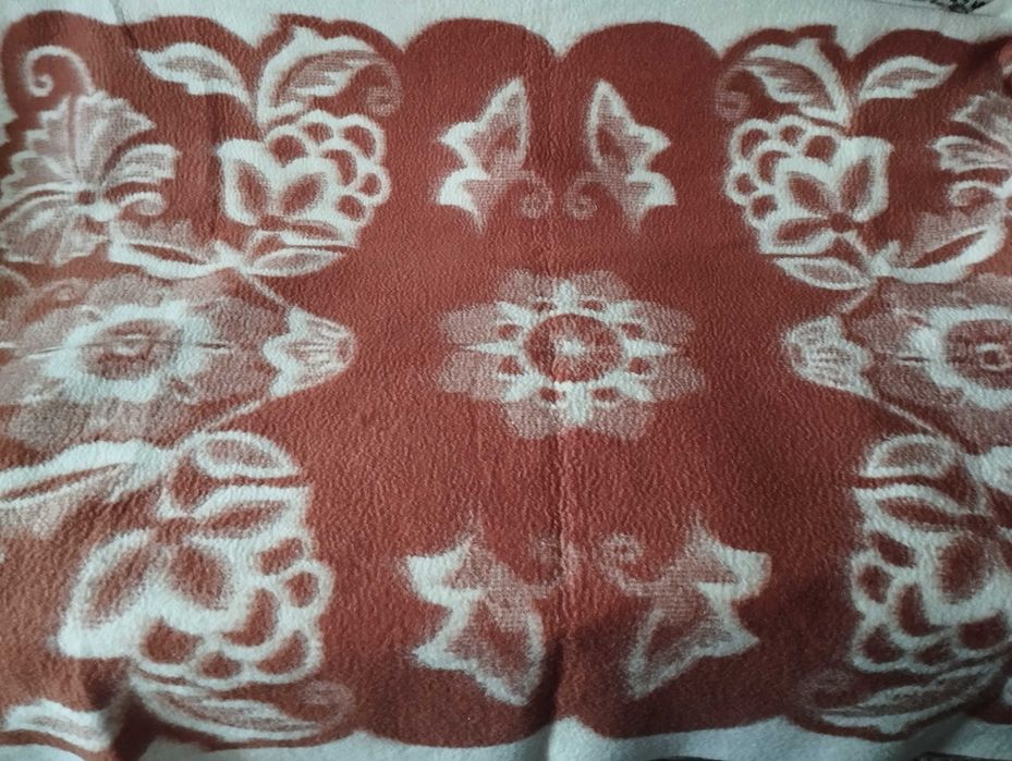 Одеяло  верблюжье,   двустороннее , размер 206 см *143 см