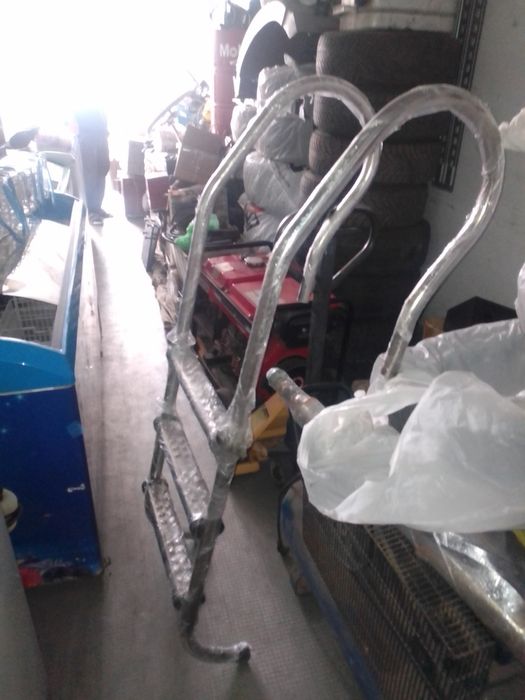 Лестница для бассейна