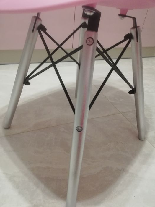 Крісла рожеві нові