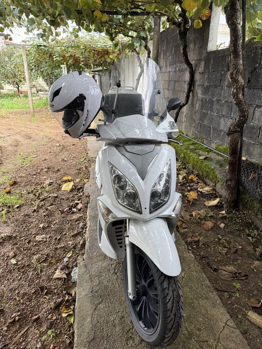 Vendo Aeon 125 C/capacete