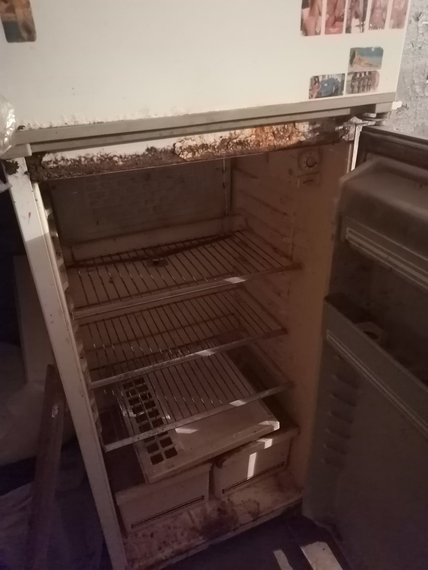 Холодильник Донбасс советский
