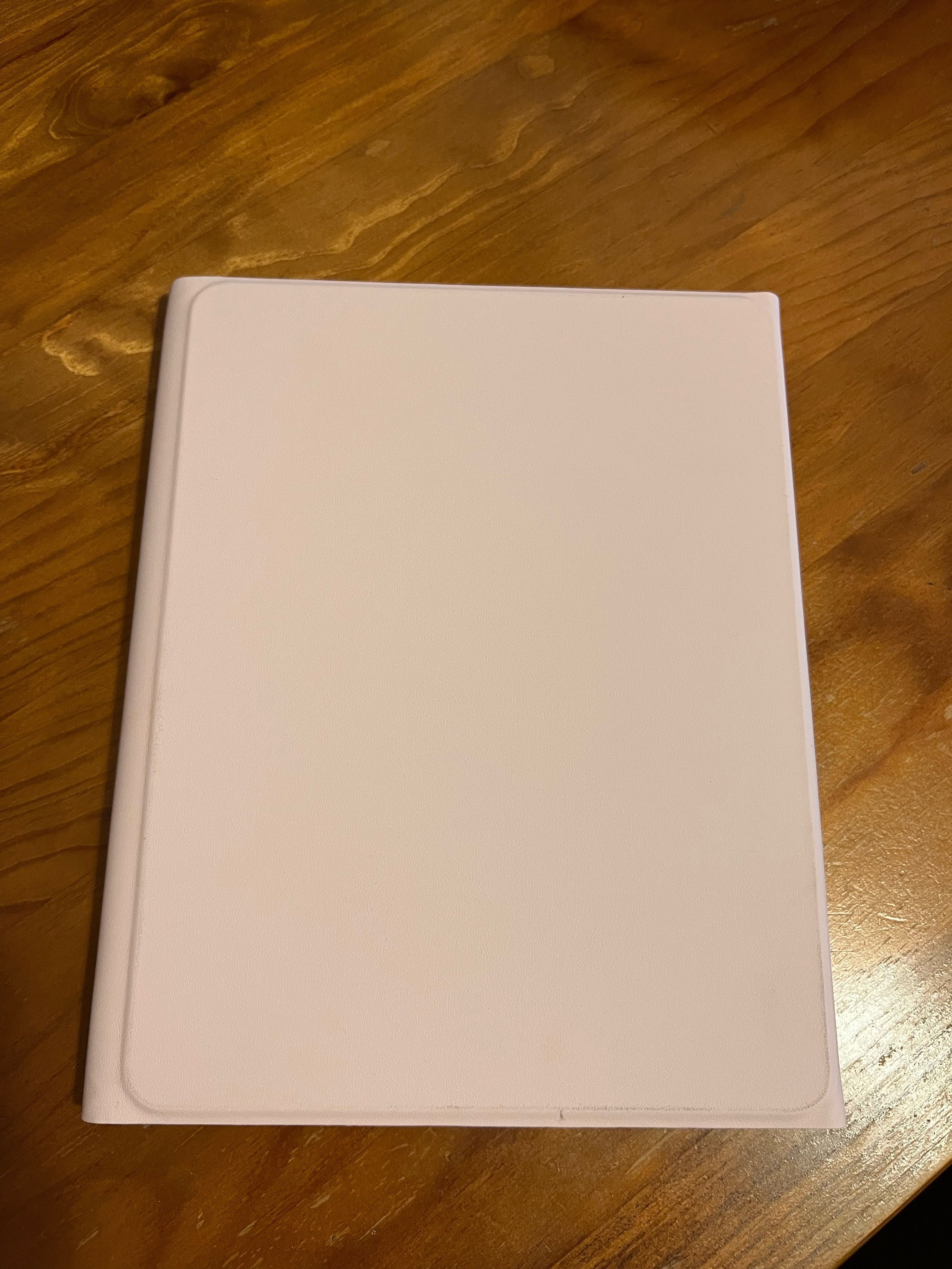 NOVO PREÇO - Capa para iPad 10 geração com teclado nunca usada.