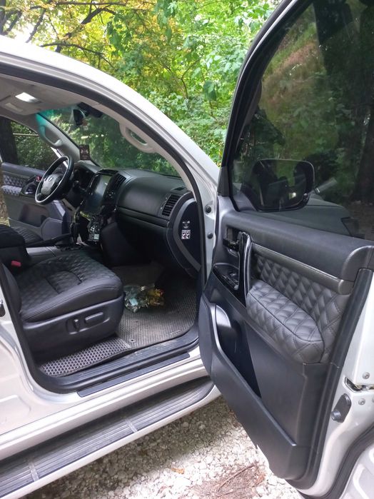 Перетяжка салону авто, сидіння, стелі, карти на двері. Перетяжка рулей