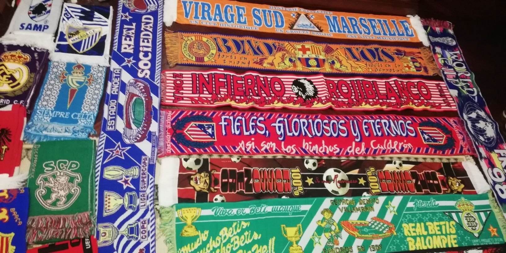 20 Cachecoisbde clubes e claques de Futebol