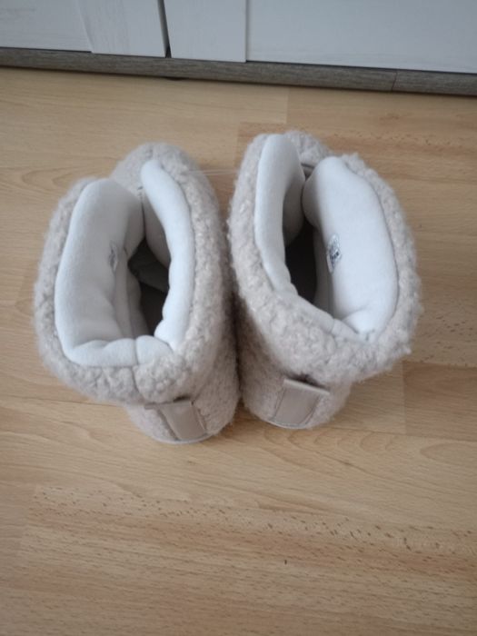 Sprzedam nowe kapcie rozmiar 39.5