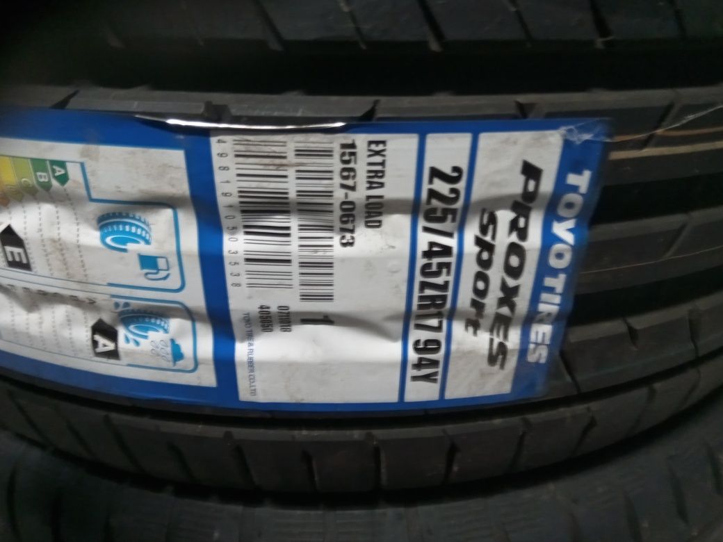 Opona pojedynka pojedyncze 245/45R18 H.U.R.T