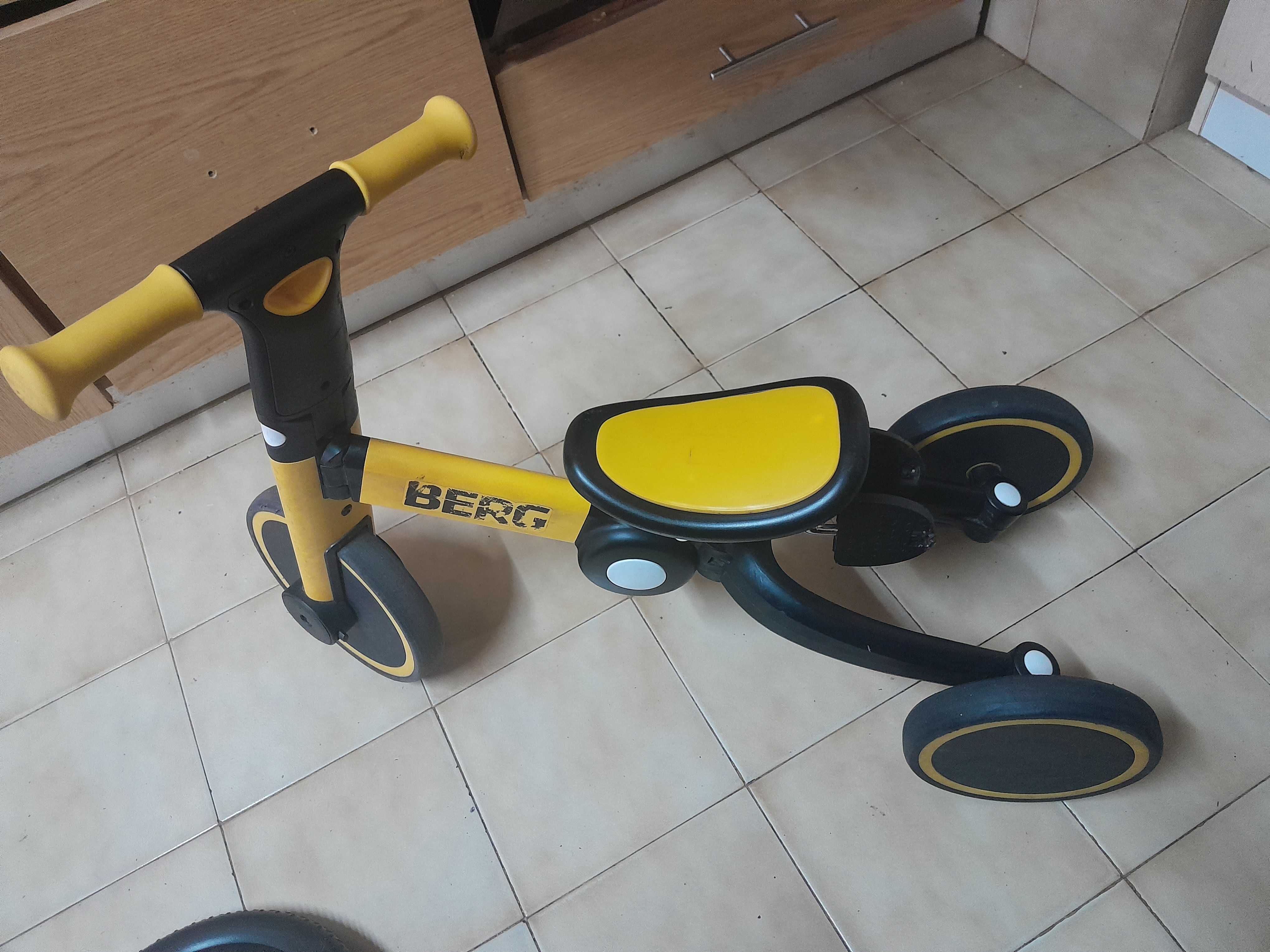 Triciclo criança