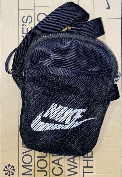 Сумка Nike через плече (бананка/крос-боді)