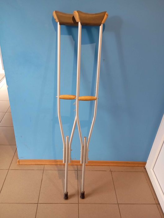 Милиці пахові  костыли