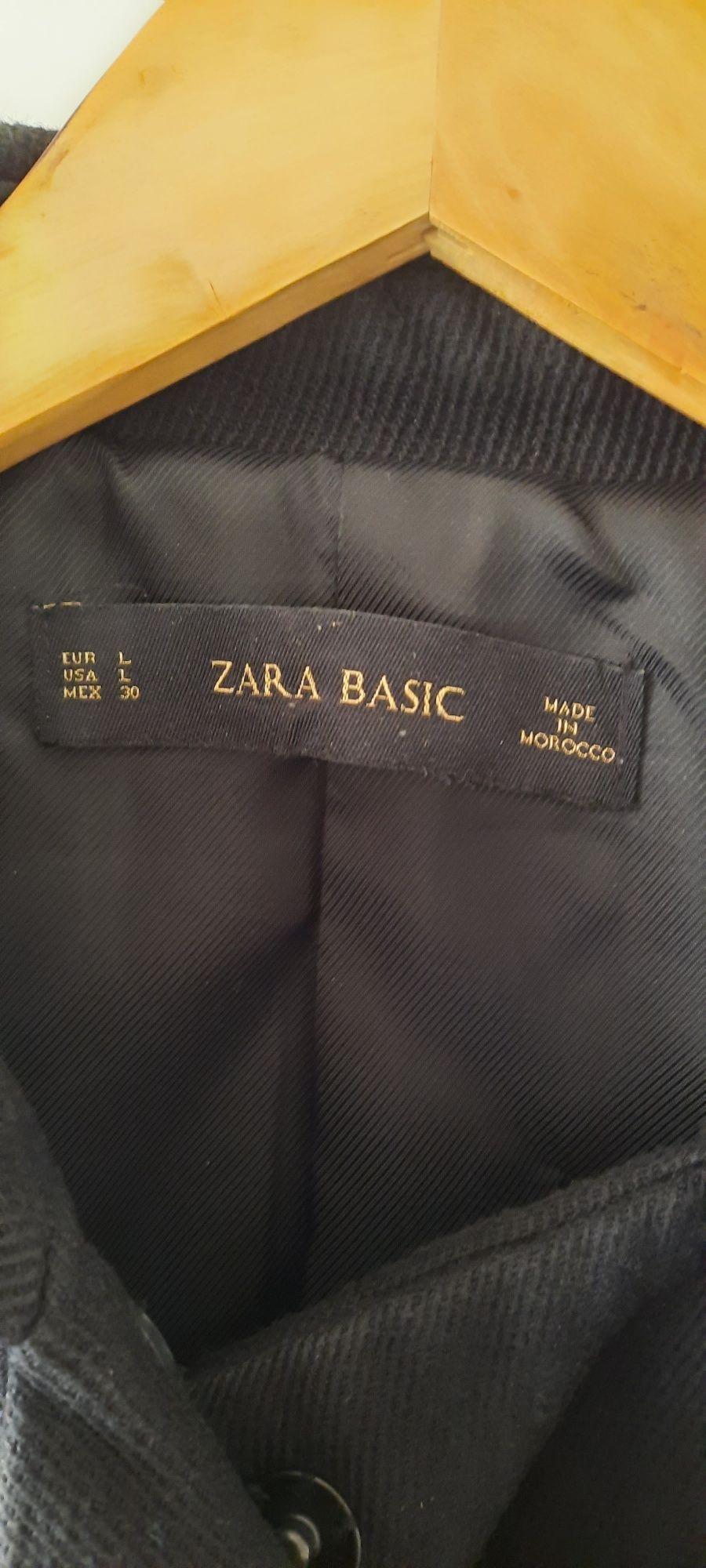 Casaco 3/4 preto tamanho L marca Zara