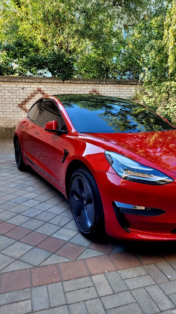 Продам Tesla model 3