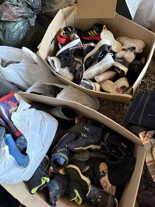 Безкоштовно іграшки речі на дівчинку і на хлопчика