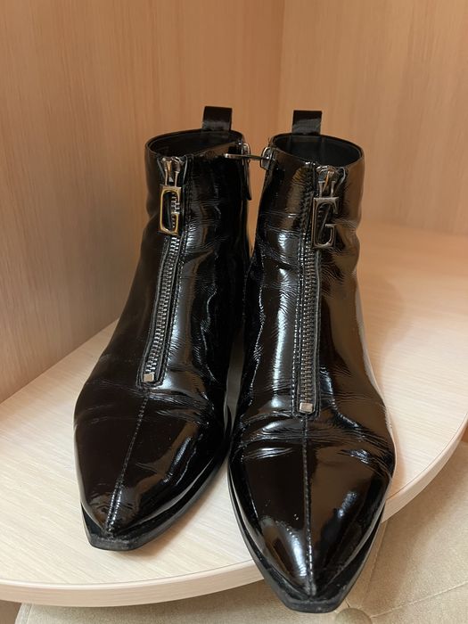 Ботінки лакові жіночі на осінь