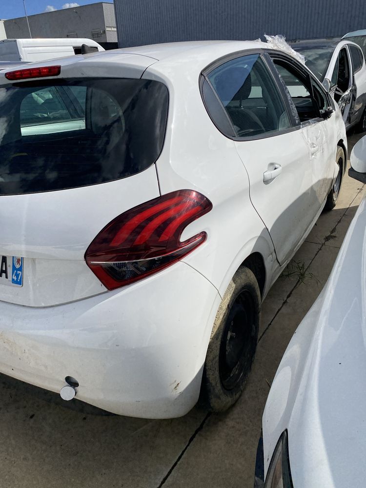 Peugeot  208 1.5 HDI para pecas
