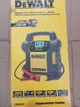 Starter rozruchowy marki DeWalt