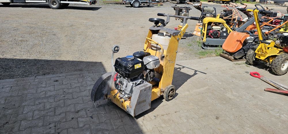 Piła do asfaltu piła do betnu Husqvarna FS400LV  Piła jezdna