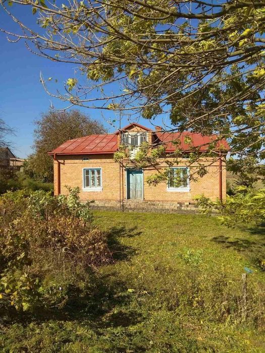 Продам цегляний будинок