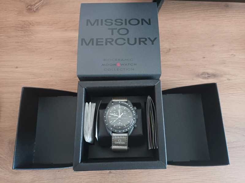 Moonswatch Mercury Omega x Swatch SO33A100