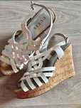 Sandały na koturnie Guess 37 obcasy buty