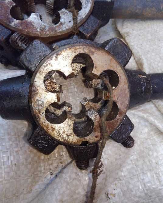 Резьбонарезные лерки, клупп, Рпезьбонарезной трубонарезной инструмент