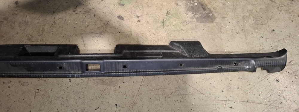 Osłona na pas, pas bagażnika Mercedes SL R129