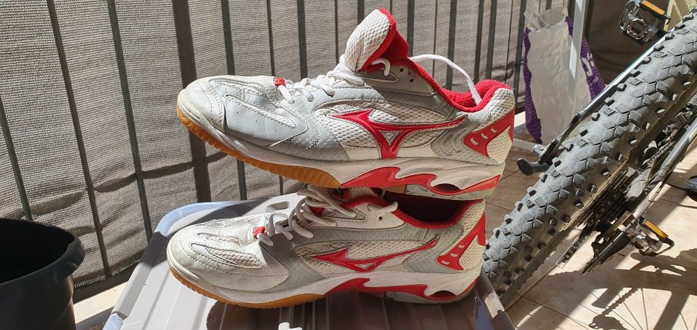 Buty sportowe Mizuno rozmiar 42,5 wkładka 27,5cm