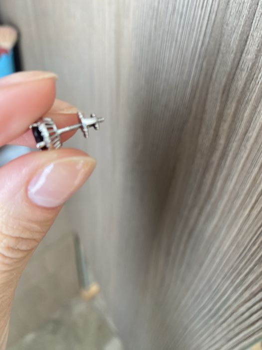 Срібні пусети з гранатом