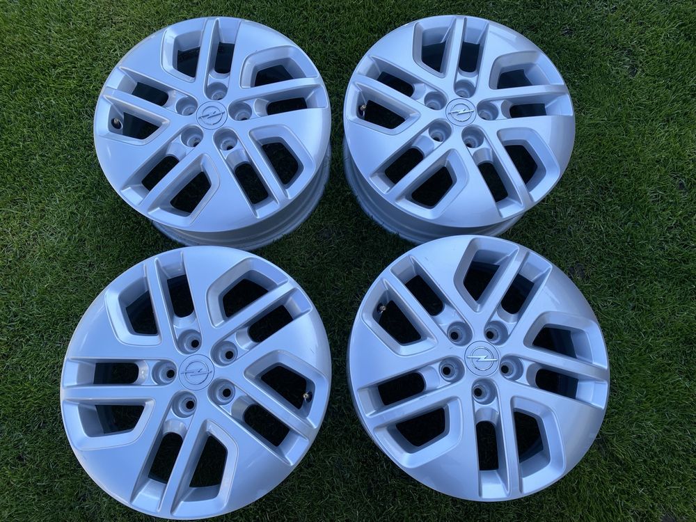 Oryginalne felgi aluminiowe 17 cali 5 x114,3 Vivaro Trafic