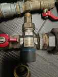 Zawory calowe hydrauliczne