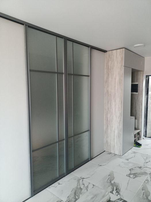 Роздвижні системи, перегородки, шафи купе