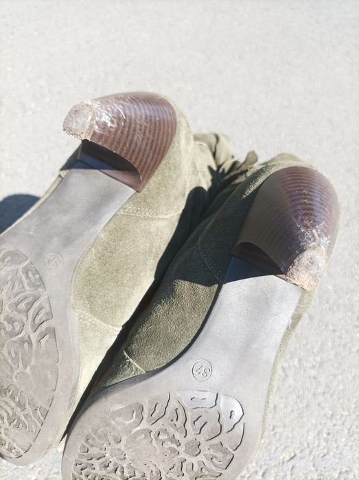 Butelkowa zieleń Zamszowe kowbojki botki kozaki rozmiar 37